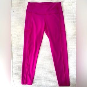 Victoria’s Secret ‘Knockout Sport’ Leggings.